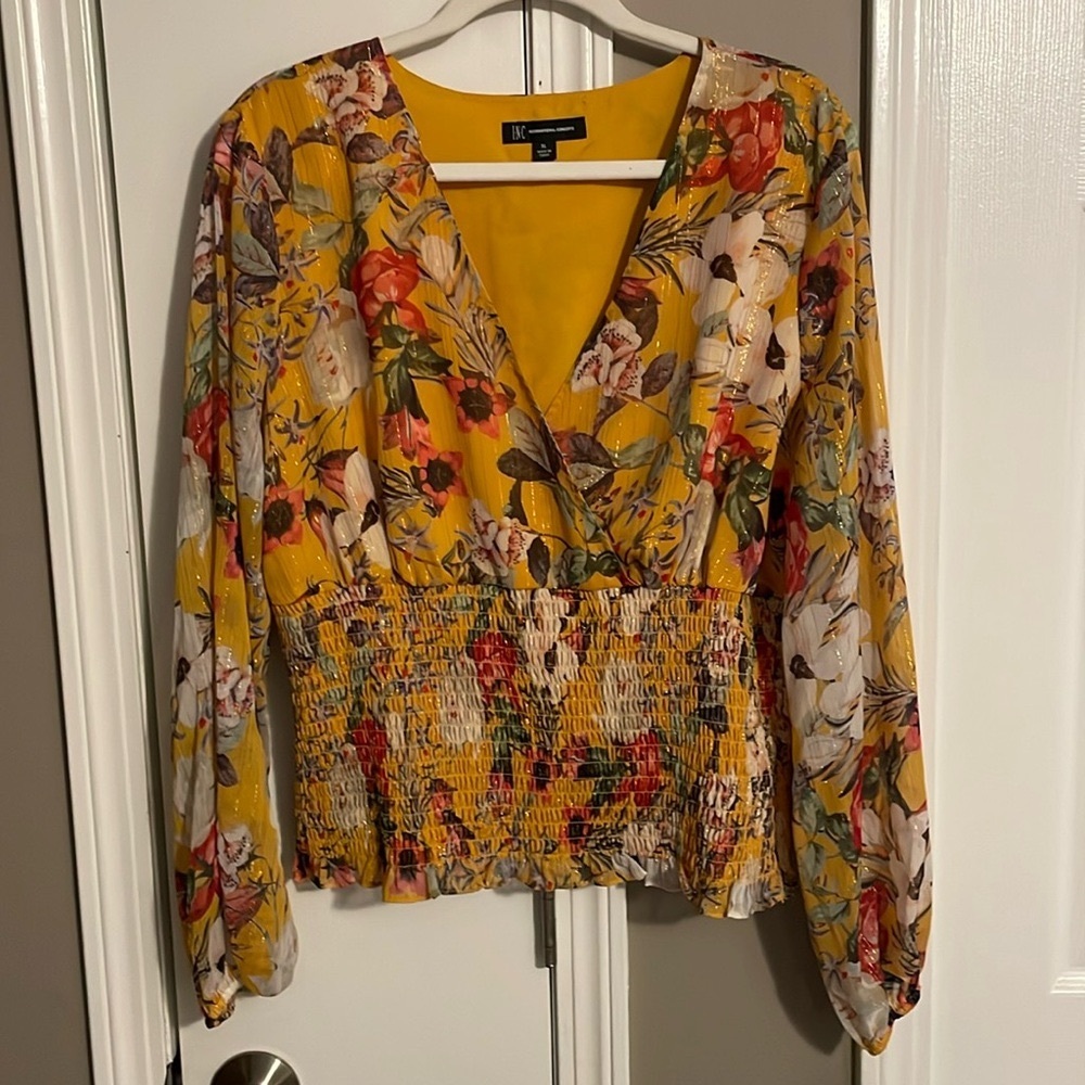 NWT INC International Concepts Metallic Thread Smocked Waist Top